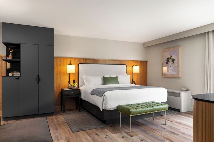 Room 21 of 35