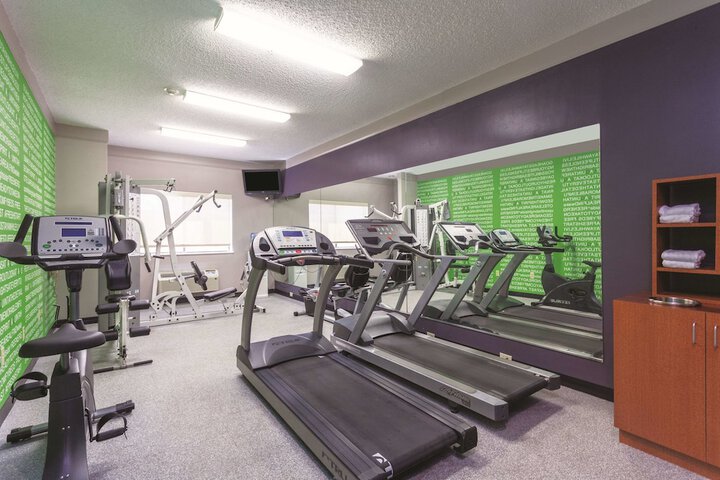 La Quinta Inn & Suites by Wyndham Jackson Airport / Pearl