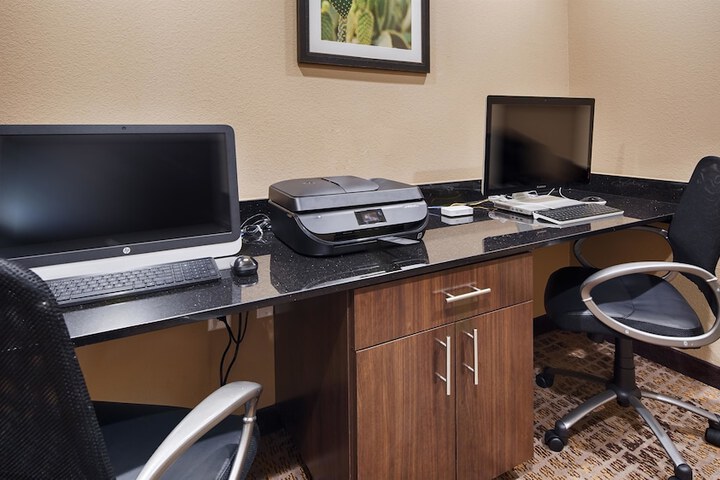 Business Center 20 of 20