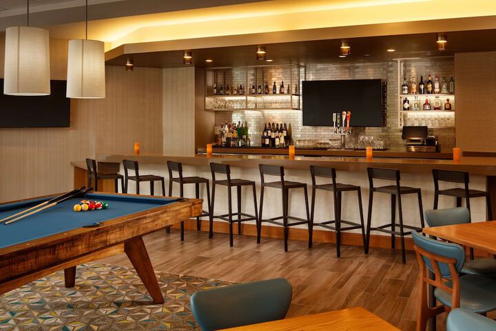 Lounge 39 of 42