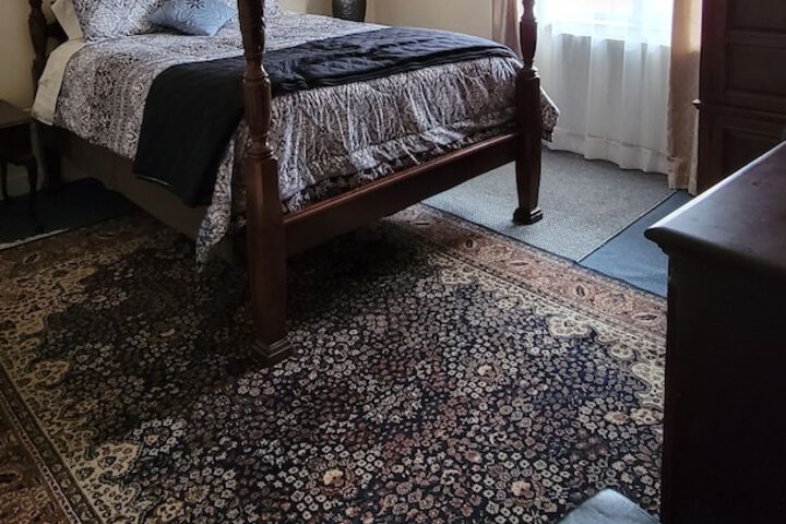 Room 27 of 40