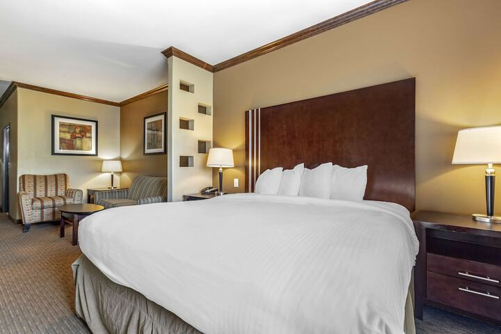 Room 16 of 38