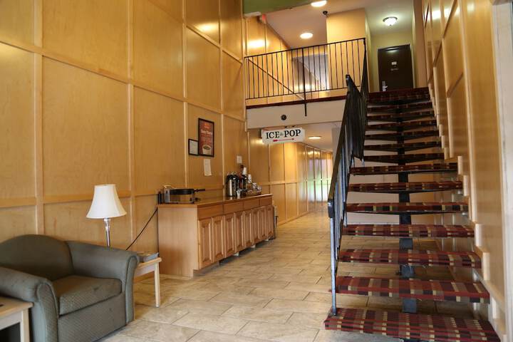 Hotel Interior 10 of 34