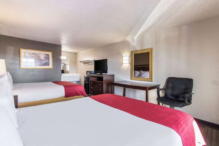 Room 29 of 34