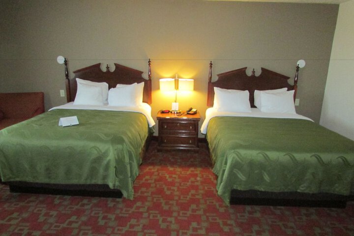 Room 25 of 59