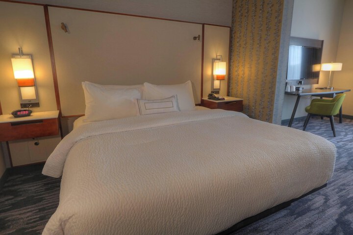 Room 15 of 39