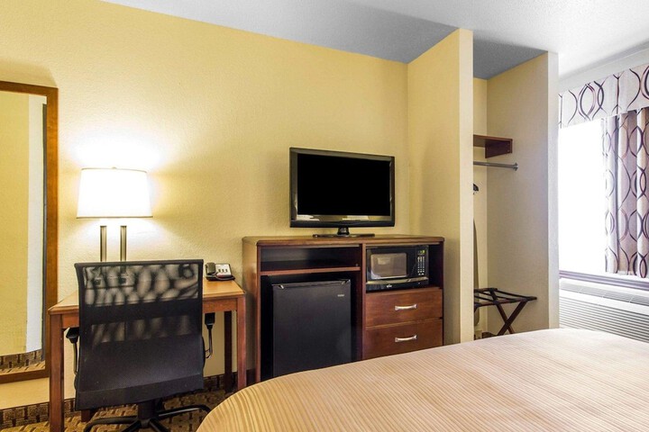 Room 11 of 36