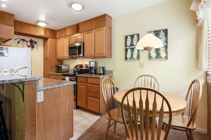 Enjoy Forest Views Retreat at Kingswood Village!