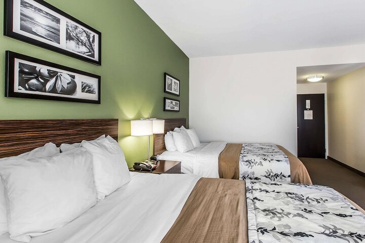 Room 13 of 33