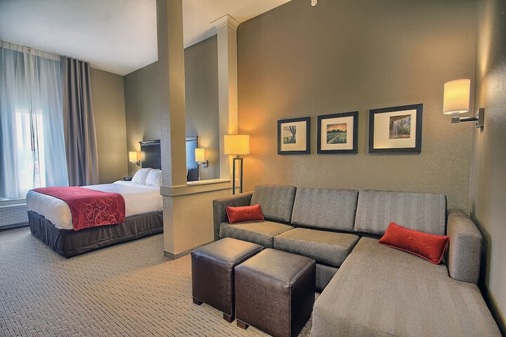 Comfort Suites Marietta - Parkersburg