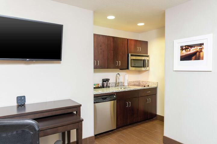 Room 26 of 38