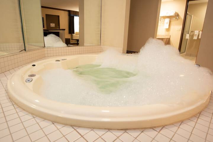 Hot Tub 66 of 69