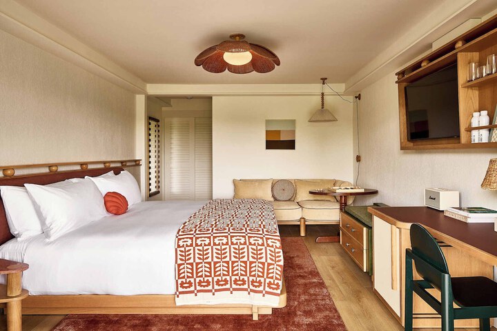 Room 32 of 45