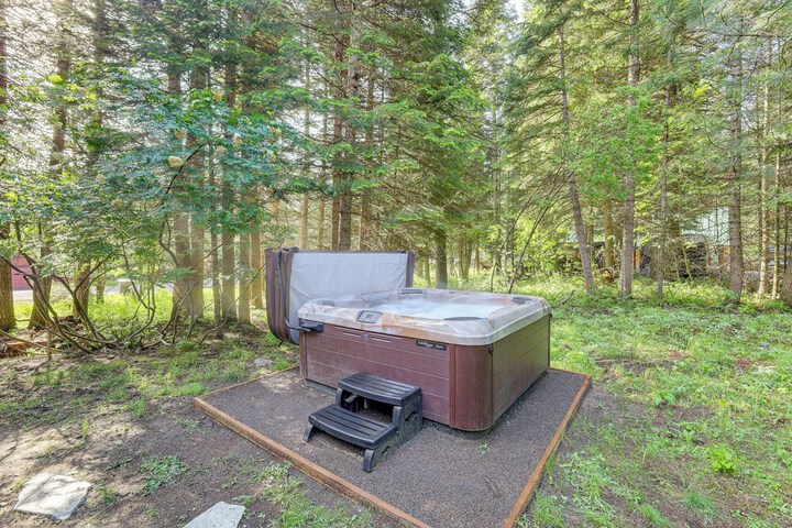 Beautiful Mccall Cabin: Perfect for Families!