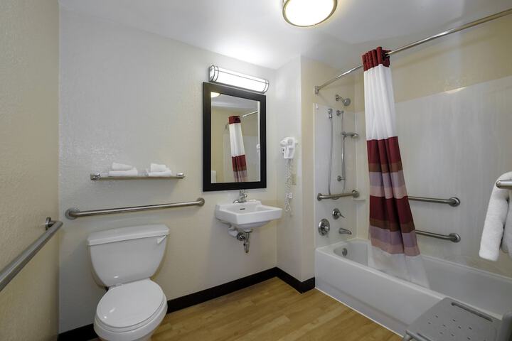 Room 16 of 47