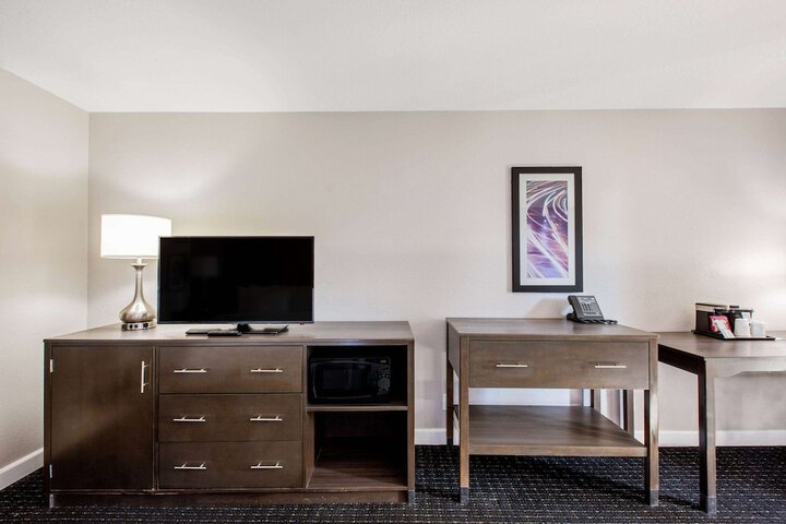 La Quinta Inn & Suites by Wyndham Pomona