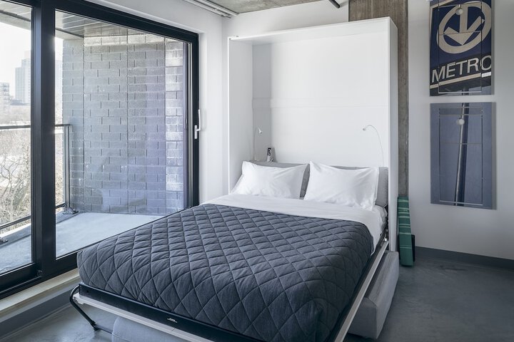 Room 52 of 91