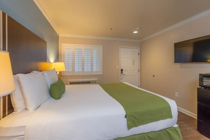 Room 12 of 38
