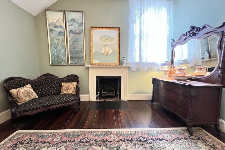 Room 42 of 65