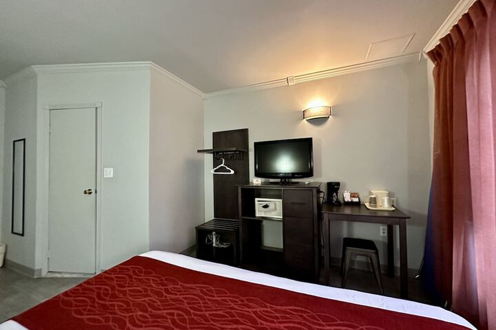 Room 25 of 49