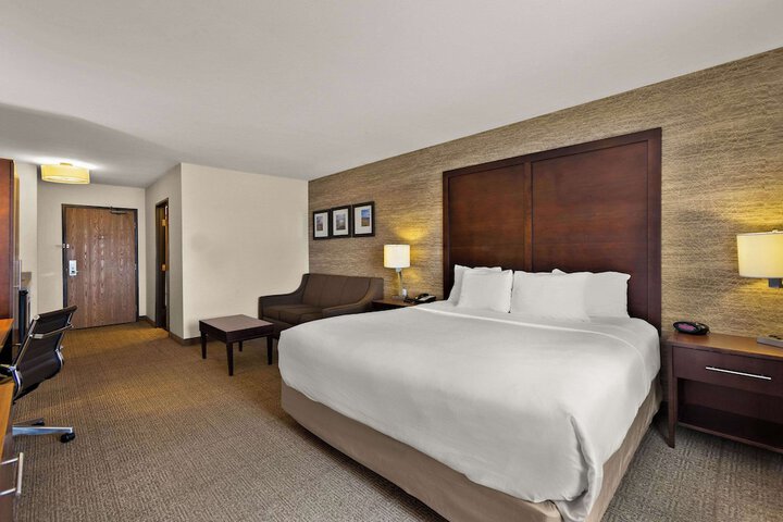 Comfort Inn & Suites Ludington near US-10