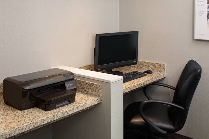 Business Center 36 of 40