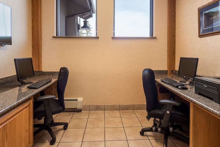 Business Center 62 of 62
