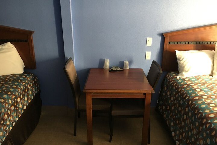 Room 7 of 19