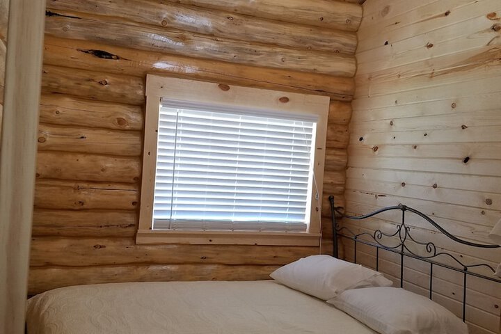 No Name City Luxury Cabins & RV