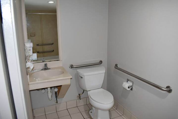 Room 31 of 40