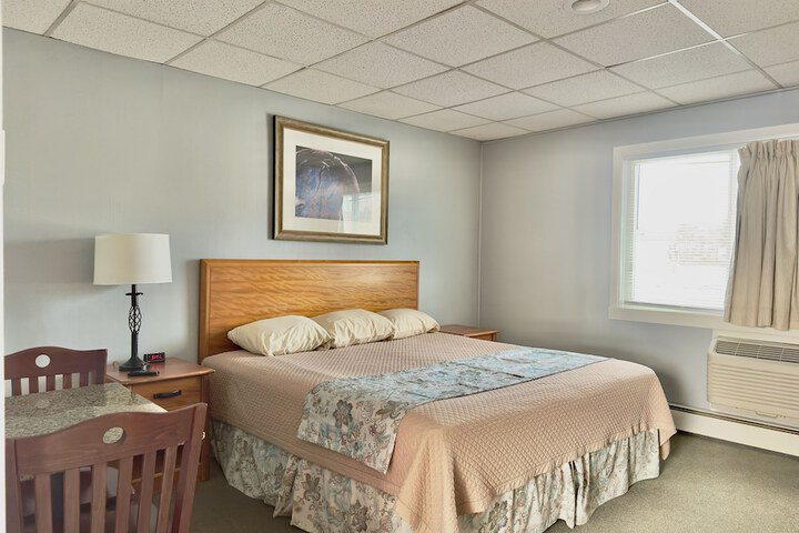 Room 9 of 35