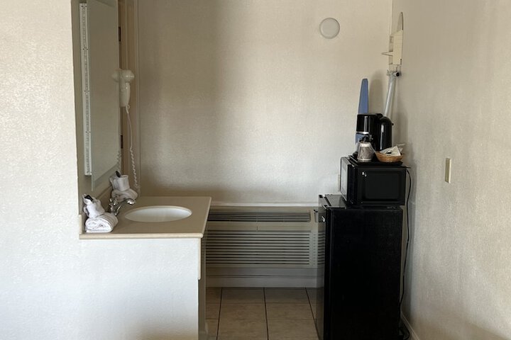 Room 12 of 22