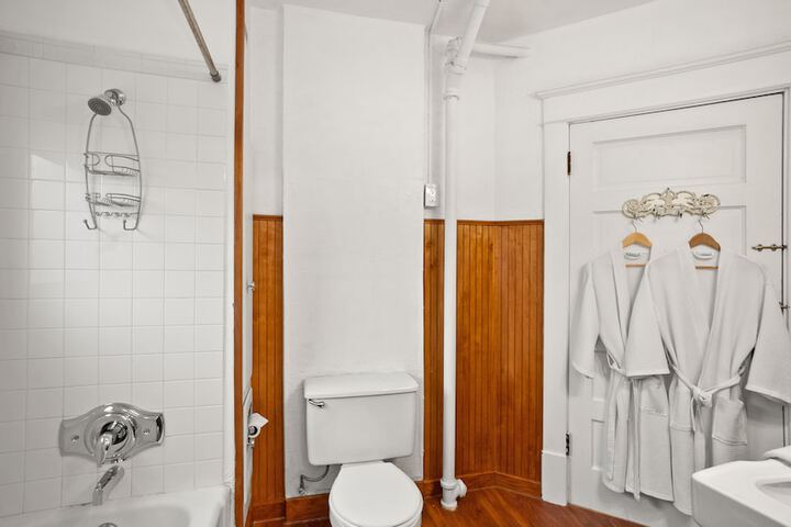 Room 34 of 51