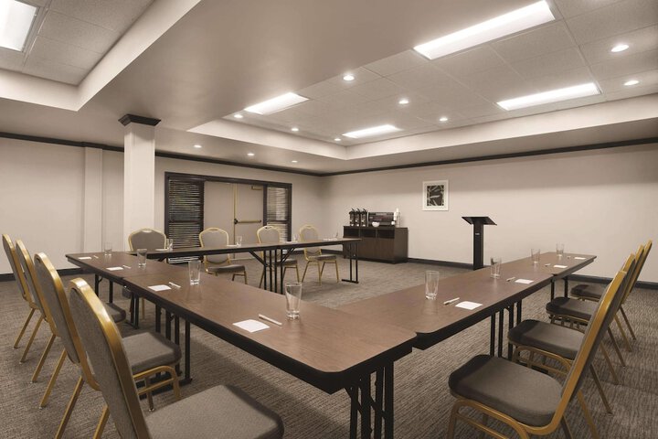 Country Inn & Suites by Radisson Raleigh-Durham Airport, NC