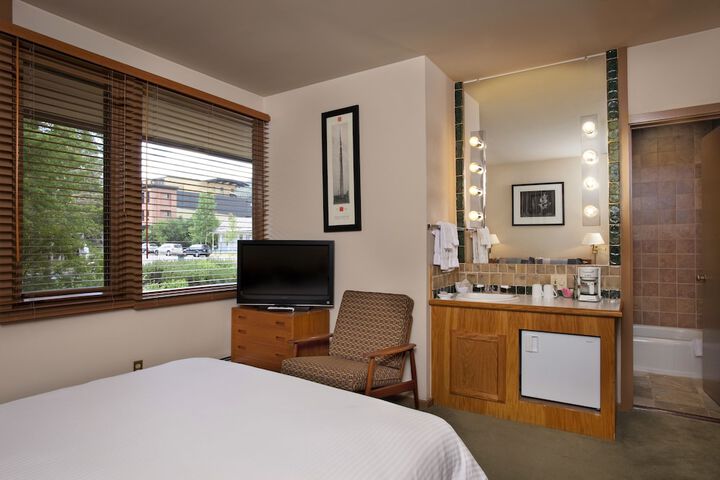 Room 17 of 31
