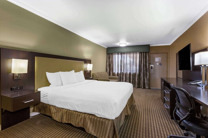 Room 10 of 31