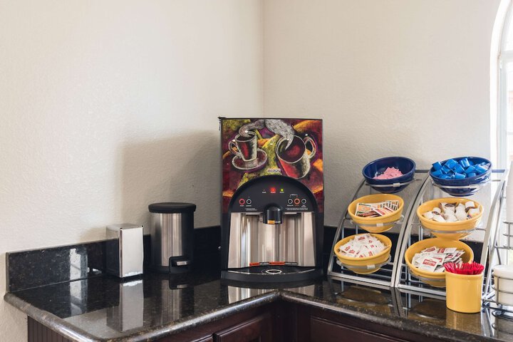 Motel 6 Alvarado TX