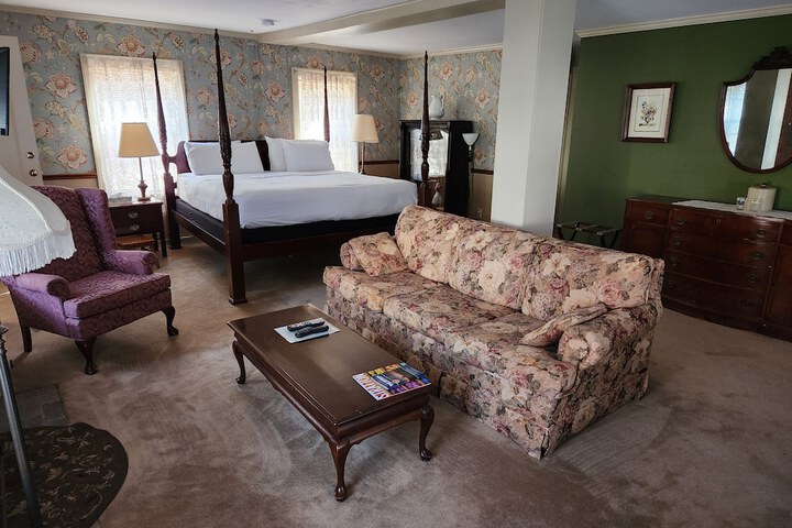 Room 30 of 86