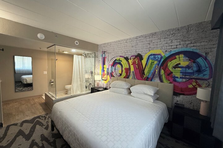 Lighthouse Inn & Suites