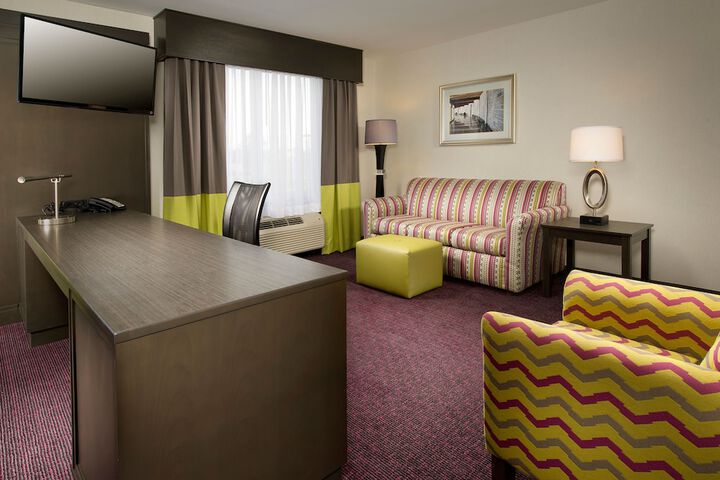 Room 13 of 19