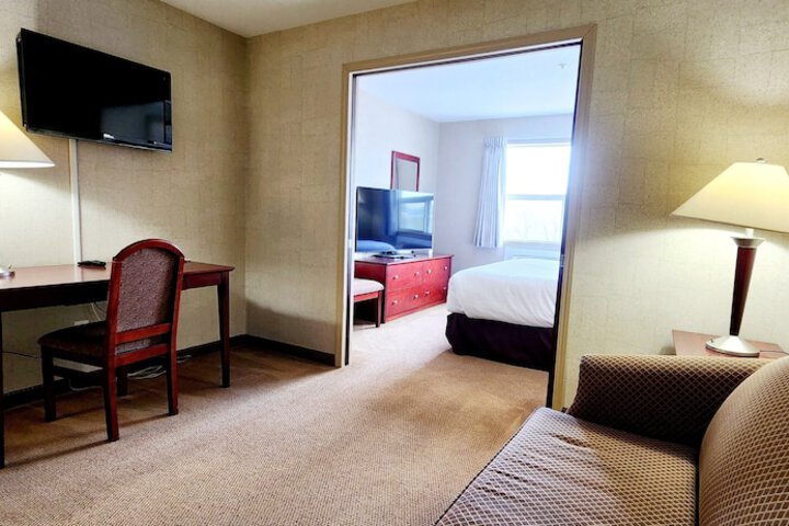 Room 8 of 17