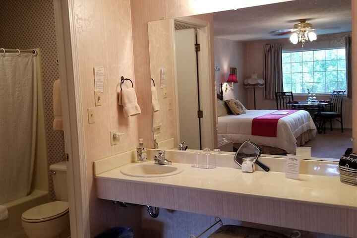 Room 15 of 125