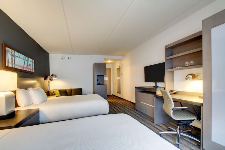 Room 27 of 62