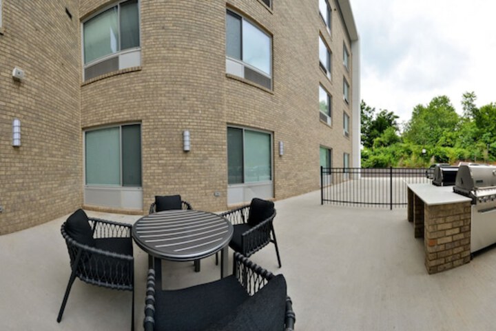 Property Grounds 33 of 33