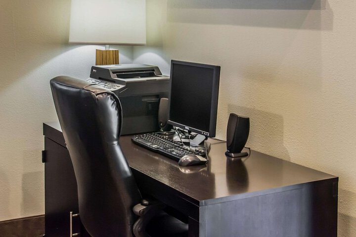 Business Center 47 of 47