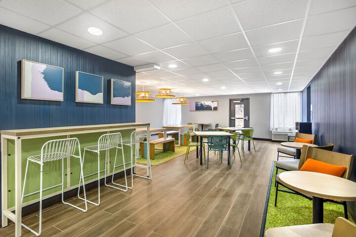 Hotel Interior 4 of 27