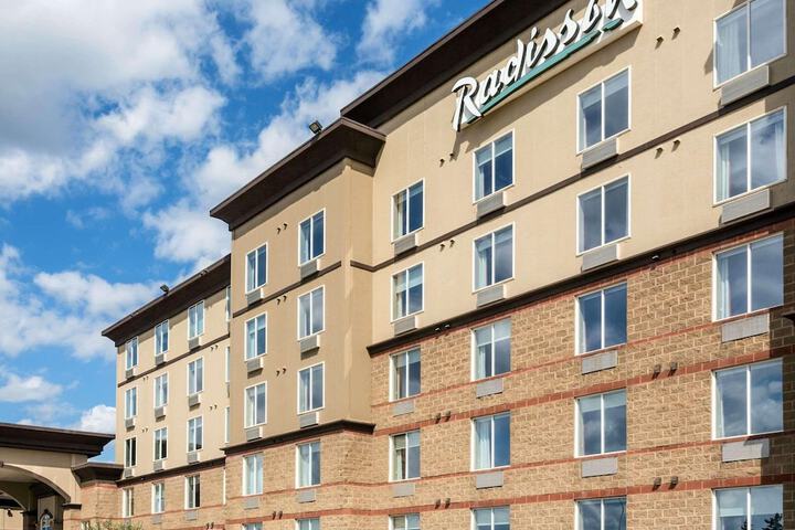 Radisson Hotel & Suites Fort McMurray