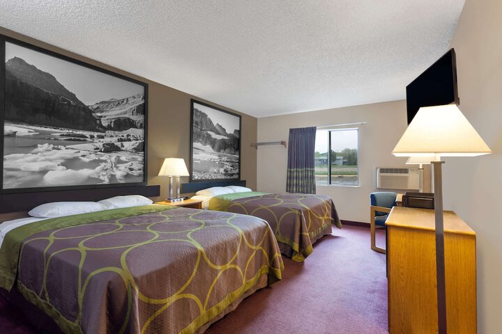 Super 8 by Wyndham Helena