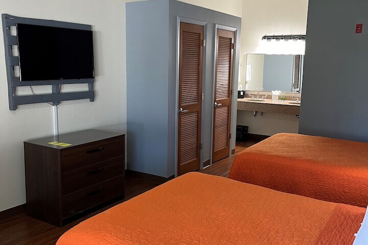 Room 40 of 101