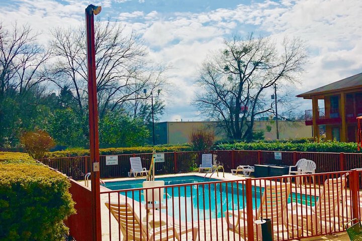 Pool 6 of 44